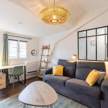 La Parenthese Sous Les Toits Apartment ฟงแตนโบล ภายนอก รูปภาพ